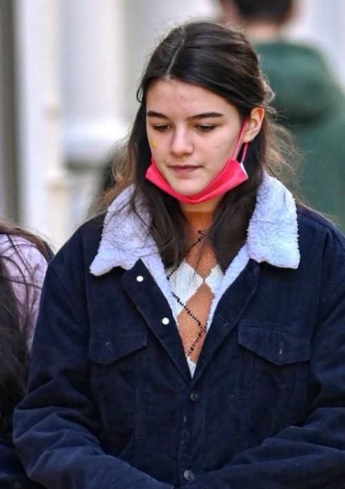 阿汤哥15岁女儿：肤白貌美大长腿，身高赶超父亲，父女8年未见面