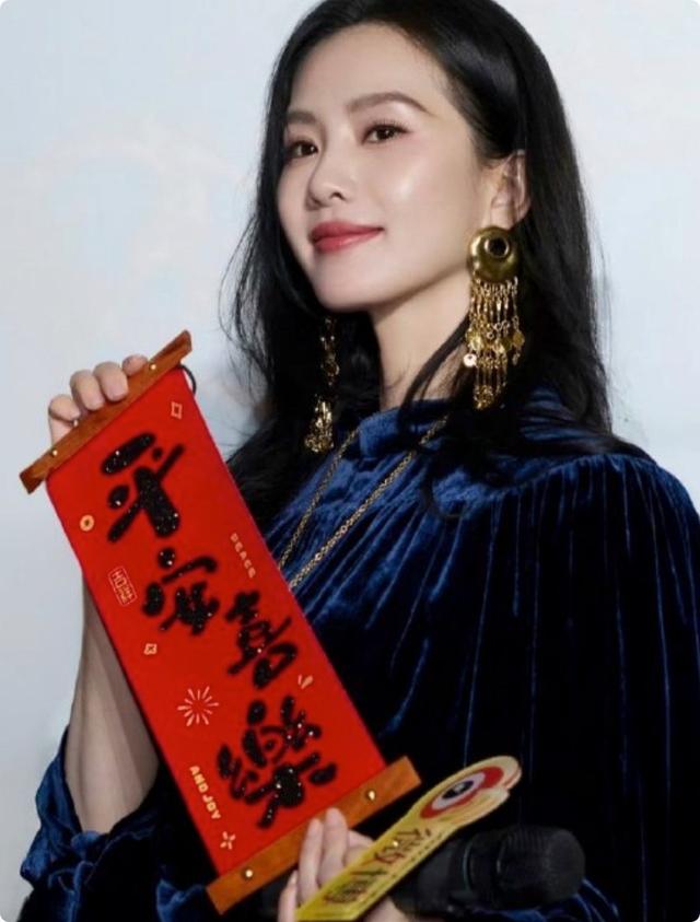 诗诗和宣璐、徐娇同框,我才知道什么叫娱乐圈顶级骨相美