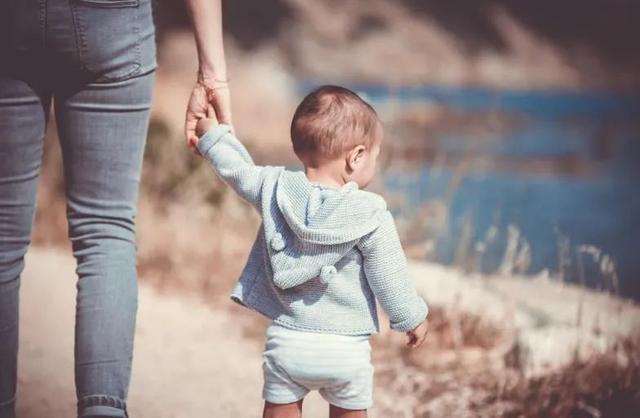 轰动全球的一首短诗：《你的儿女，其实不是你的！》