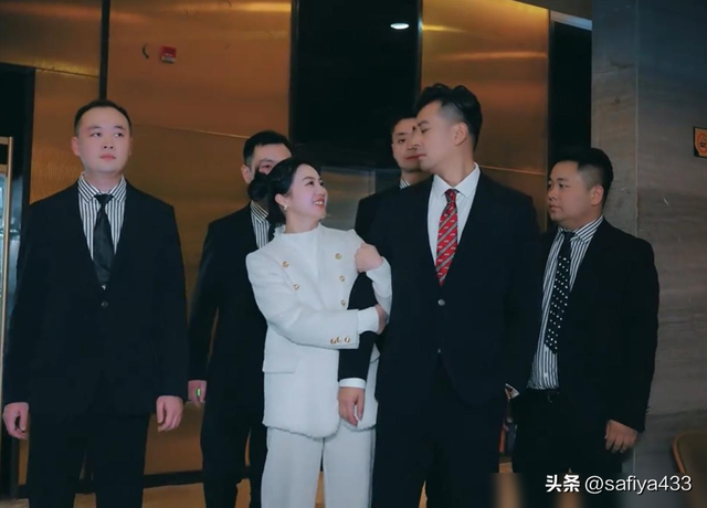 路哥代路翻拍网剧火出圈,亲自下厨招待大元父母变全能,网友羡慕