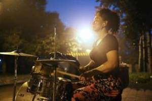 刘珍妮(59岁“北漂”女鼓手：为自己活一回)