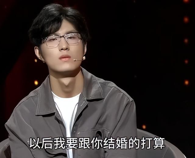 19岁小伙恋上39岁单亲妈妈,将女友宠成宝,还没结婚都怀上二胎了