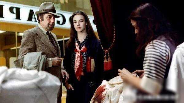 【法国伦理片】《朦胧的欲望》:欲望与现实交织的列车之旅