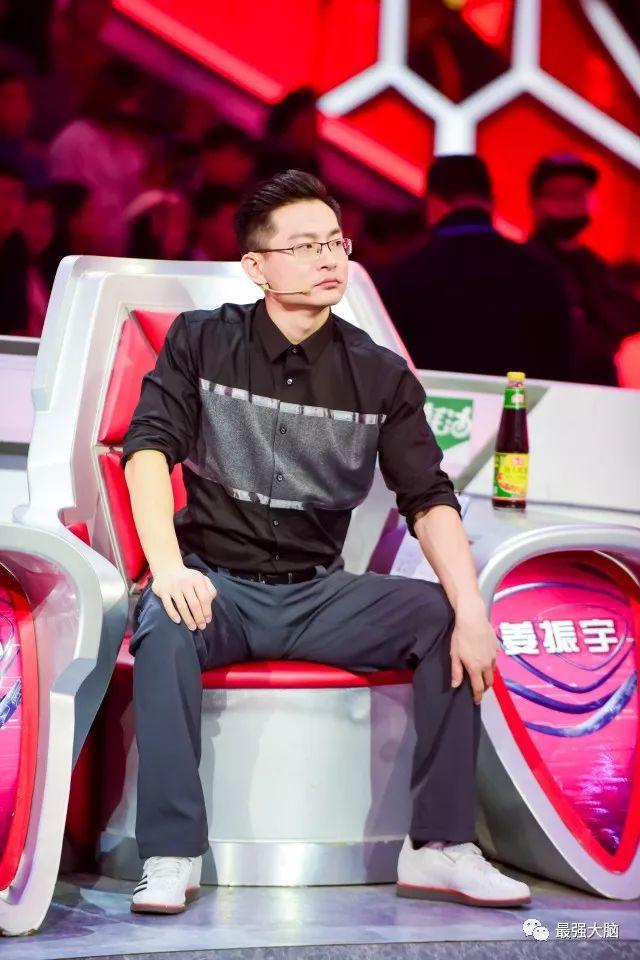 “大脑”老朋友微表情专家姜振宇重回舞台，跟着“姜侦探”一起看懂选手的“小心思”！