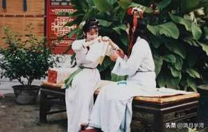 晴雯撕扇(五版晴雯撕扇，有人在撕扇，有人像大小姐，有人像凶婆娘？)