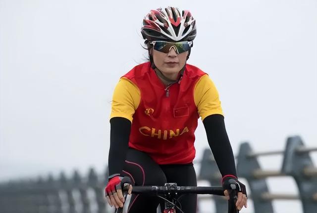 世界冠军李园园:退役后欠债30万,全家曾一个月仅花70多块