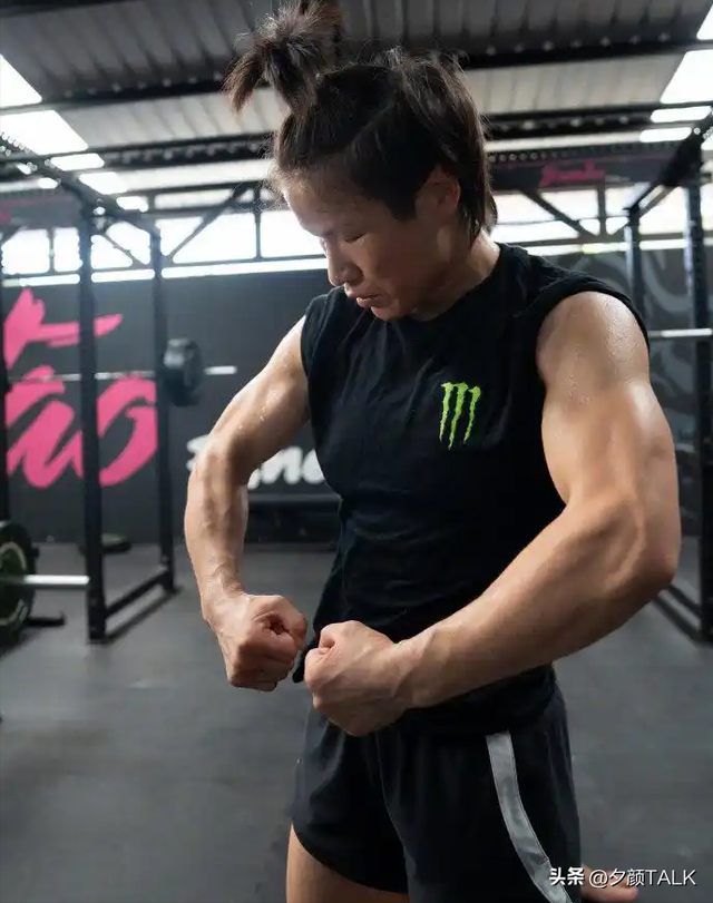 卫冕冠军后,张伟丽在悉尼参加庆功宴,网友说杰森斯坦森也来了