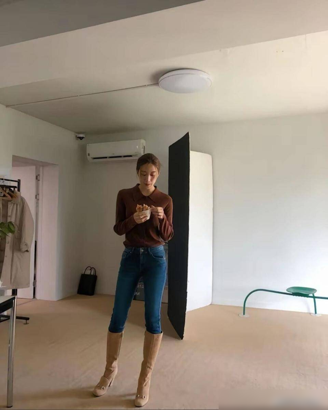 文佳煐才是韩系穿搭的天花板!简洁实用又利索,身材不好也能借鉴