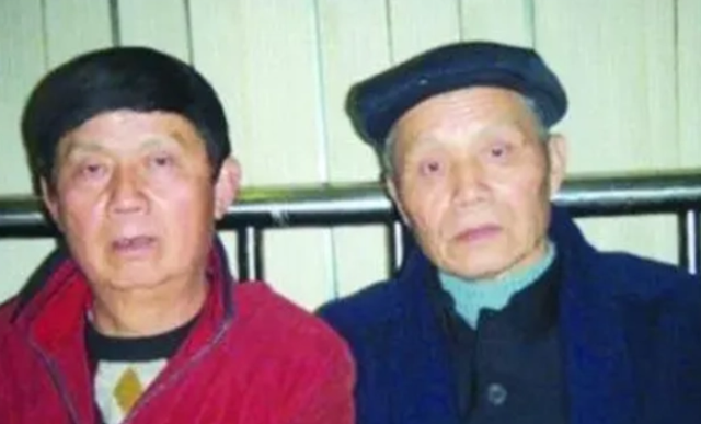 成龙原名陈港生,为何儿子姓房?这其中又有怎样的故事?