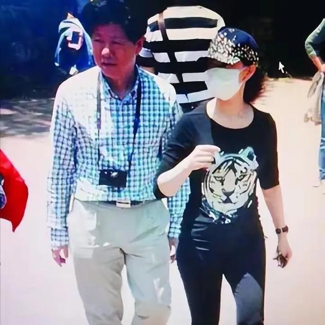 58岁宋祖英近况罕见曝光：住北京豪宅，身材丰腴，皮肤光滑不显老