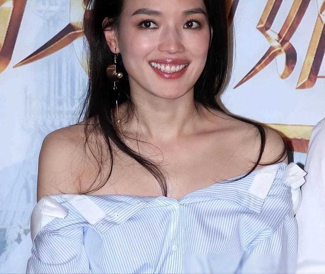 舒淇成名史：19岁全裸写真，20岁一脱成名，性感女神崛起之路