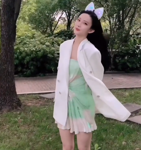 孟子义自曝谈过3段恋爱，男生提分手比她多，反思与“作”有关系