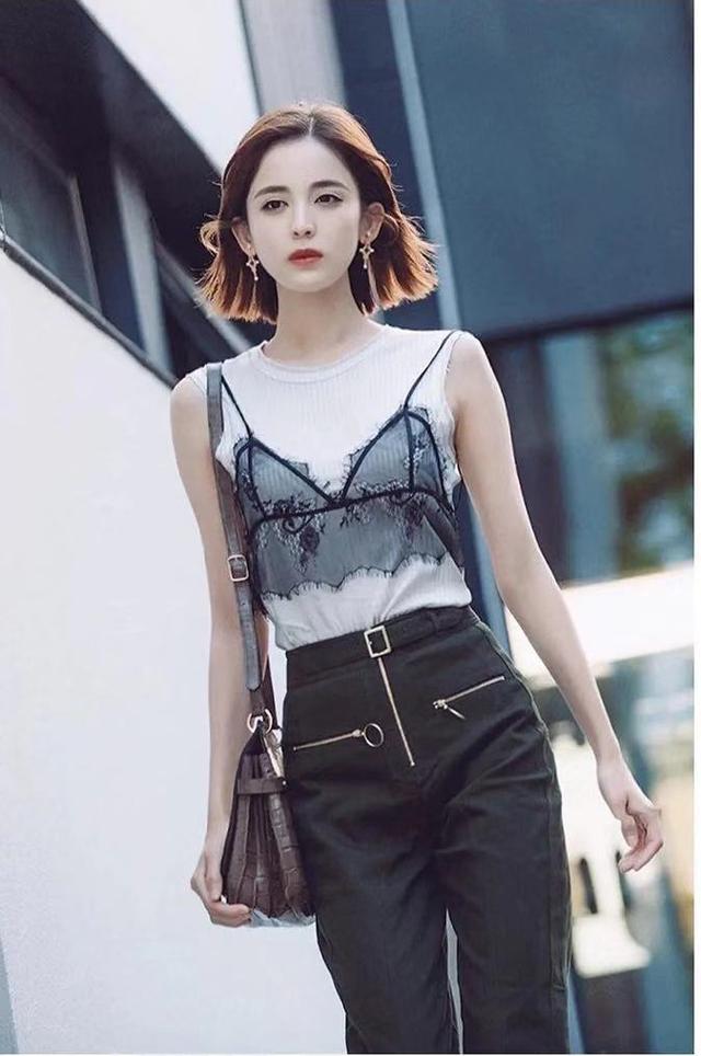 娜扎戴面具秀香肩性感诱人,要是演技能赶上颜值就好了