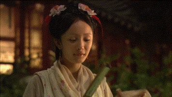 五版晴雯撕扇,有人在撕扇,有人像大小姐,有人像凶婆娘?