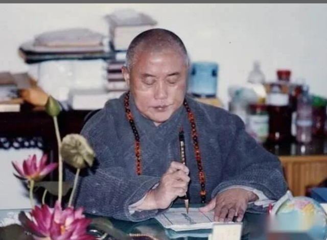 他是刘德华皈依师父，闭关长达20年，为修行连续念佛90天不坐不卧