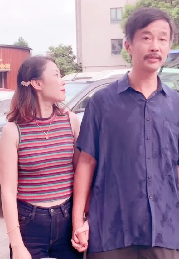 流浪大师沈巍:退网后变身专家,跟女粉丝关系亲密却不承认