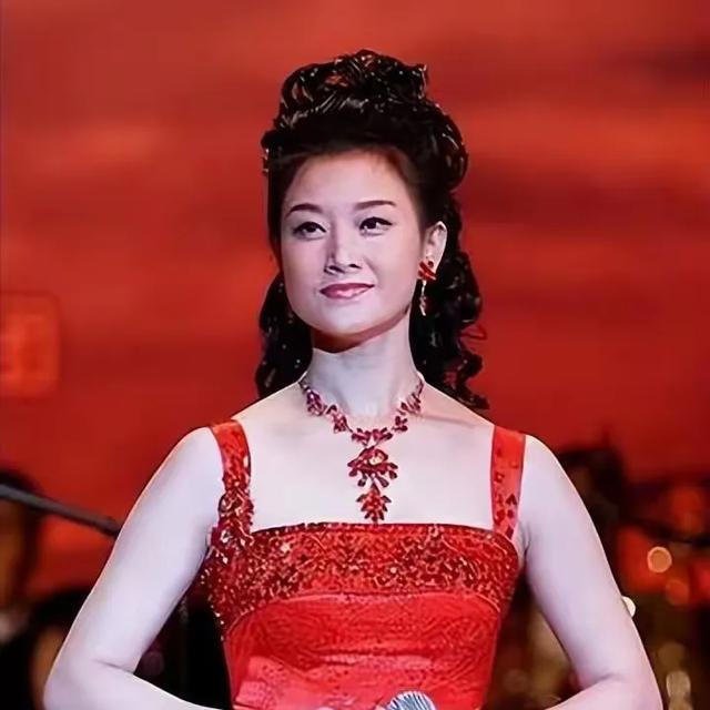 58岁宋祖英近况罕见曝光：住北京豪宅，身材丰腴，皮肤光滑不显老