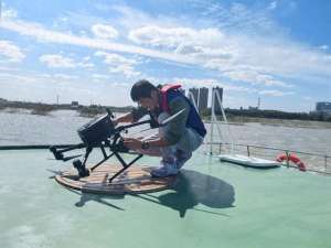 陈浩森(低空经济火爆催生100万无人机操控员缺口月薪可过万,有美团骑手转岗飞手)