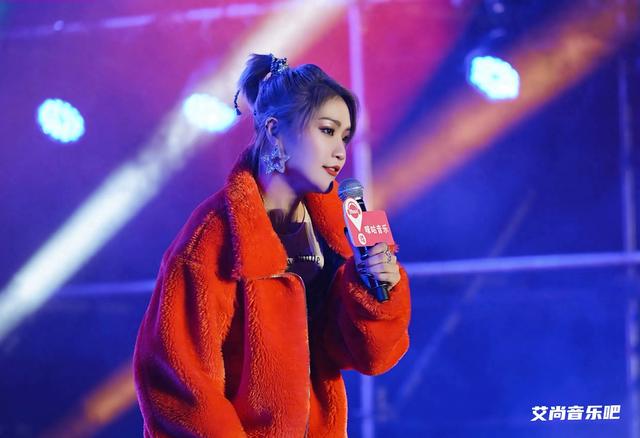 揭秘歌坛背后的宝藏!盘点十位歌声动人却低调内敛的内地歌手