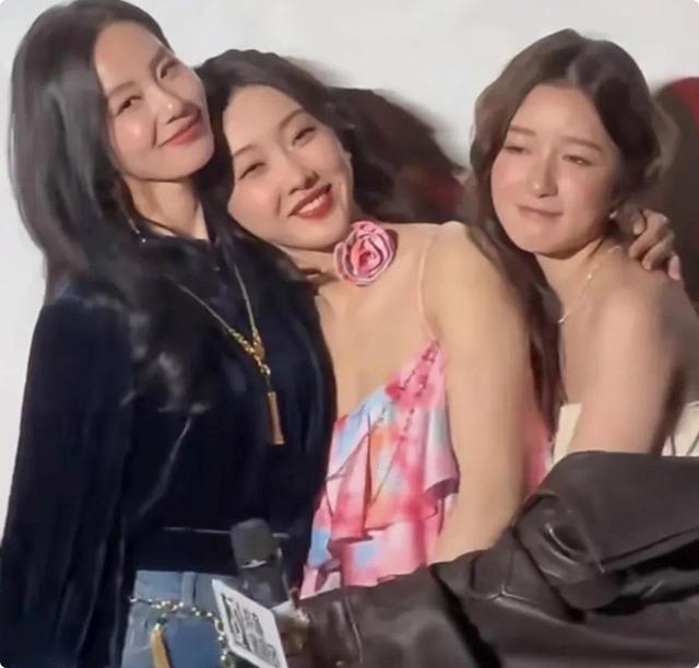 诗诗和宣璐、徐娇同框,我才知道什么叫娱乐圈顶级骨相美