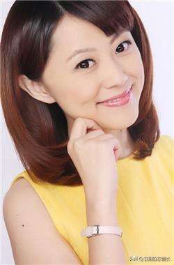 凤凰卫视陈晓楠(她是凤凰卫视最年轻、漂亮的新闻主播，温柔可人犹如邻家姐姐)