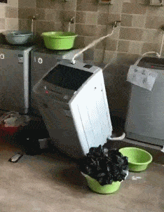 她是主演《肉蒲团》的3D女神，如今混迹直播间，颜值大变