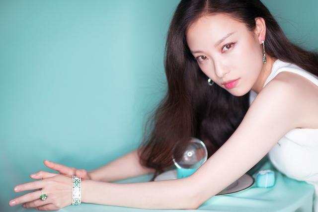 32岁的倪妮,花10年自救已成功一半,只因报恩张艺谋被连累