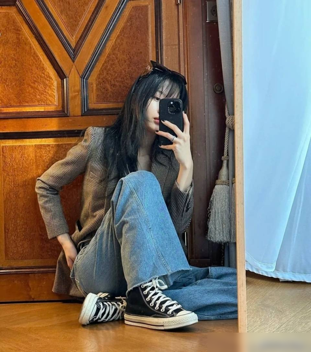 文佳煐才是韩系穿搭的天花板!简洁实用又利索,身材不好也能借鉴