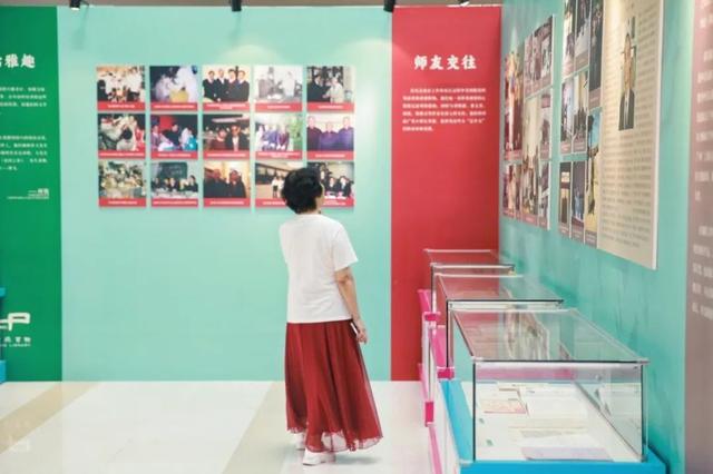 中国儿童文学界有自己的“格林兄弟”,他们的文学之光在浦东图书馆“双璧生辉”