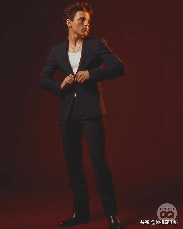 组图：小鲜肉变肌肉男，“蜘蛛侠”汤姆·赫兰德绅士风杂志大片