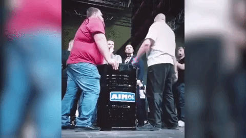 让猛男们“脸红心跳”的多人运动——扇耳光