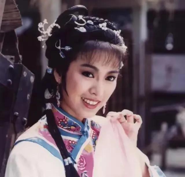 TVB老戏骨新剧中再续前缘,退休监制复出为友台拍剧,都是老熟人