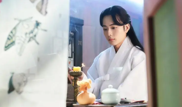 令人泪流成河的韩剧《王后伞下》