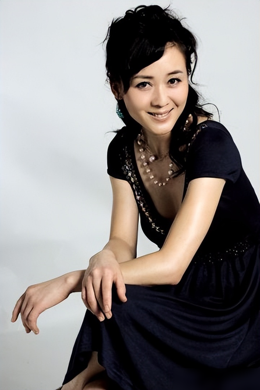 被前夫一巴掌扇到离婚,二婚嫁世界冠军,李琳如今被丈夫宠成宝