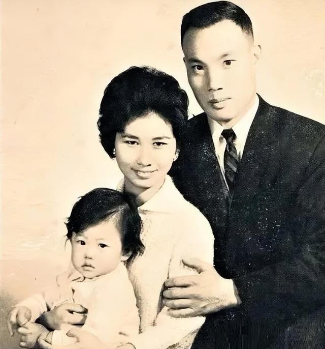 叶倩文:嫁给大14岁的林子祥,结婚28年无儿无女,61岁已经白头