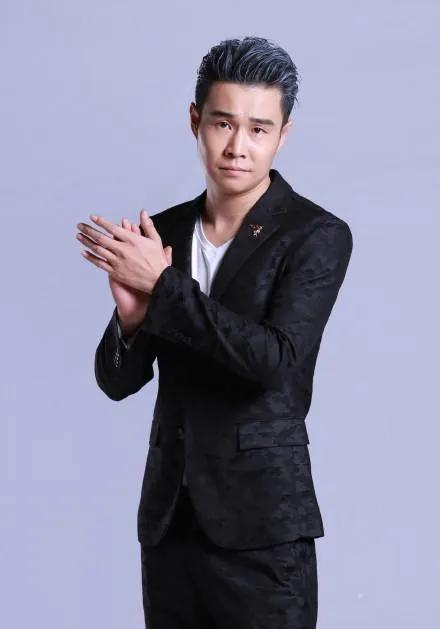 张柏芝白裙美若天仙,小沈阳却突然“下手”,现场究竟发生了啥?