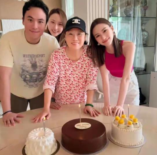 赌王三房前儿媳齐娇状态好,前婆婆独宠两个孙女,过幸福名媛生活