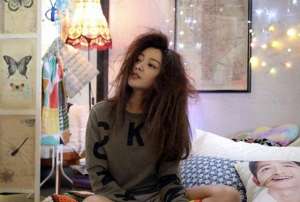 熟女宅(香港女演员为新戏放弃形象饰演轻熟女 直言难忍混乱的拍摄场景)