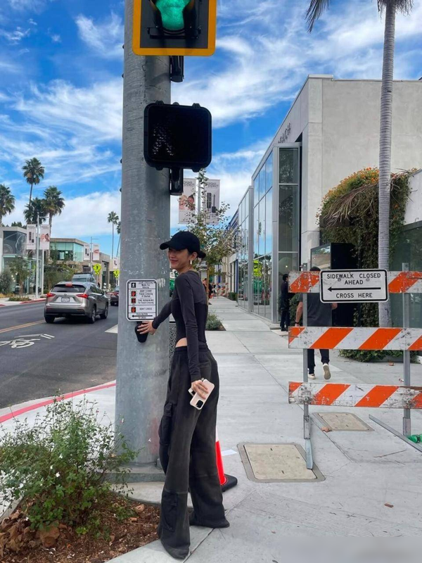 文佳煐才是韩系穿搭的天花板!简洁实用又利索,身材不好也能借鉴