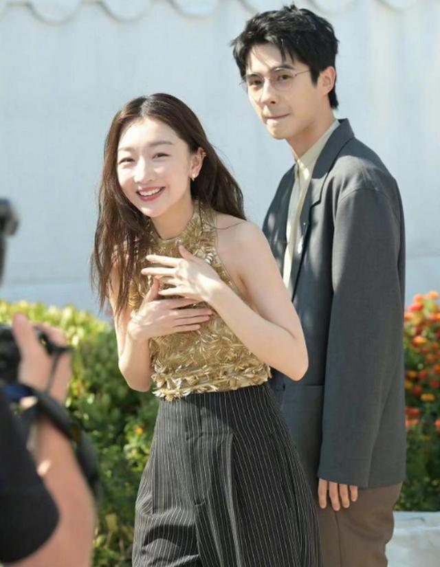 从风光无限到糊咖抱团,周冬雨刘昊然曝惊天大瓜?