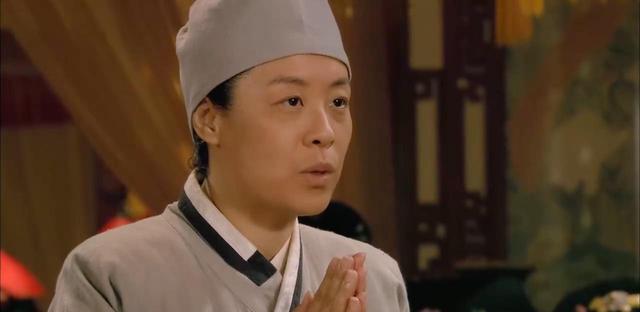 甘露寺中:在原著内,甄嬛回宫时下了一道狠令,令静白生不如死