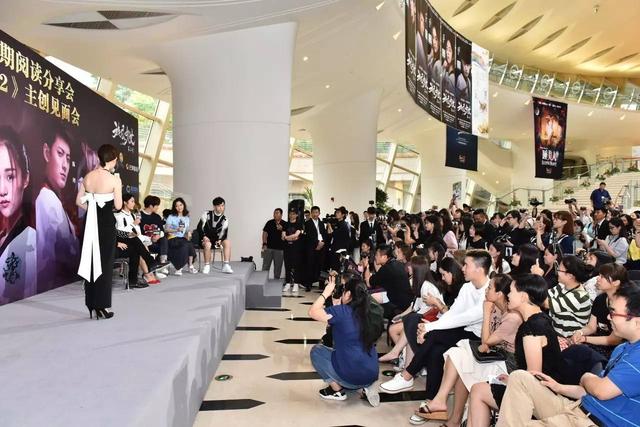 被偶像公主抱是什么滋味?旋风一般的感觉~