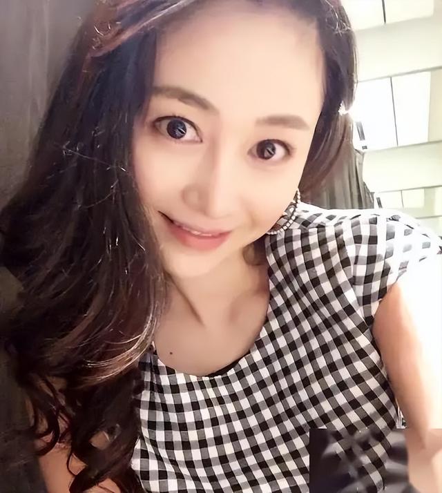 惊艳登场！杉原杏璃，身材绝美引瞩目魅力无限，谁能抵挡这诱惑？