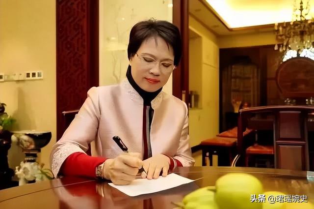 浙江女首富330亿身家,却一夜变老赖,40年打的天下毁于她的欲望