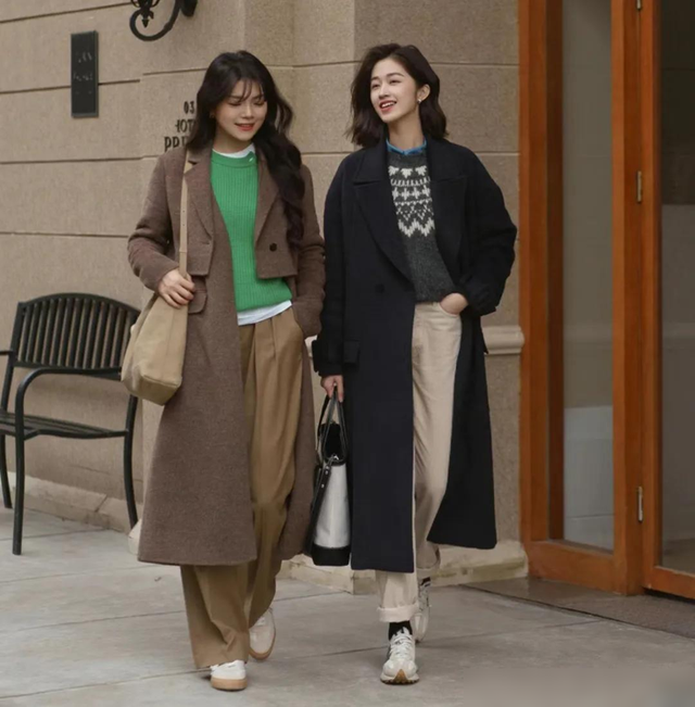 紧身裤的时代过去了，今年流行“这3种裤子”，优雅时髦好洋气