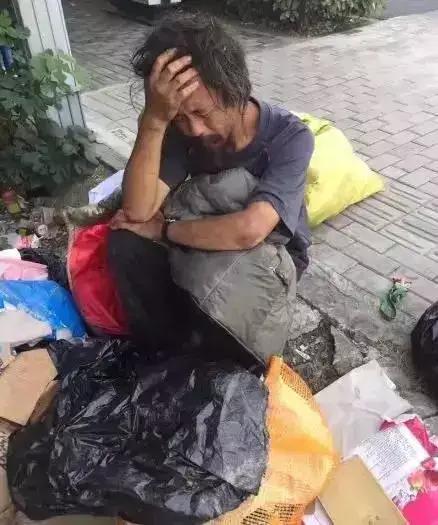 流浪大师沈巍:退网后变身专家,跟女粉丝关系亲密却不承认