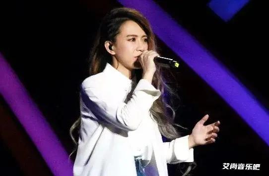 揭秘歌坛背后的宝藏!盘点十位歌声动人却低调内敛的内地歌手