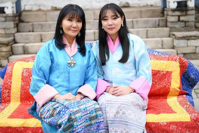 不丹老国王好福气：娶4位亲姐妹为妻，4位王母凤眼迷人比佩玛还美