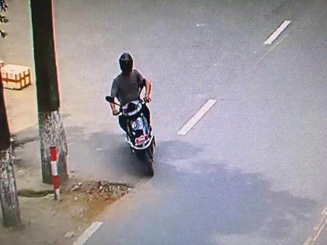 女子被人拖进小树林!“不许动!抢劫!不要手机转账!”