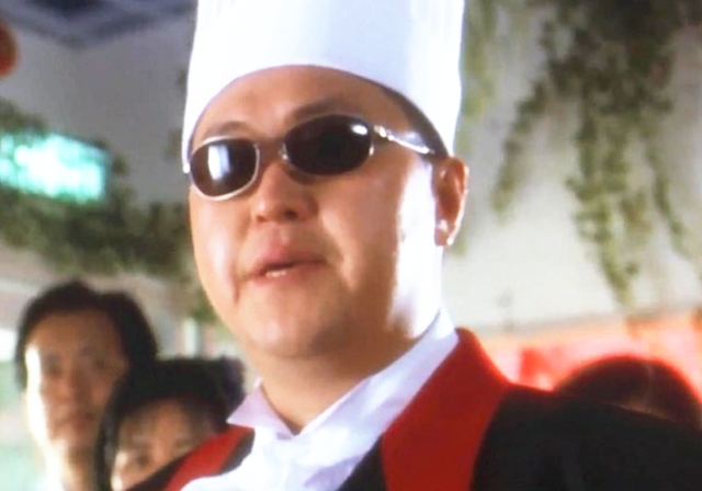 倪震丧父后首露面，与张达明喝啤酒心情好，对方曾患癌身材消瘦